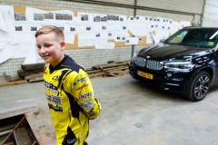 Foto: Bram Saeys; Kenny en Joyce van Eerd hebben gala op het Sondervick en worden begeleid door quads en corssmotoren.