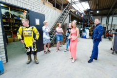 Foto: Bram Saeys; Kenny en Joyce van Eerd hebben gala op het Sondervick en worden begeleid door quads en corssmotoren.