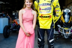 Foto: Bram Saeys; Kenny en Joyce van Eerd hebben gala op het Sondervick en worden begeleid door quads en corssmotoren.